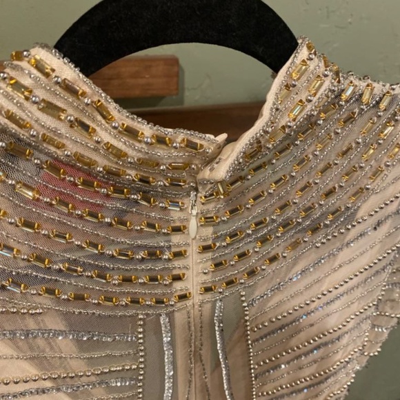 Gorgeous beaded dress - Picture 2 of 9